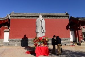 孔子后裔向沧州文庙捐建孔子圣像